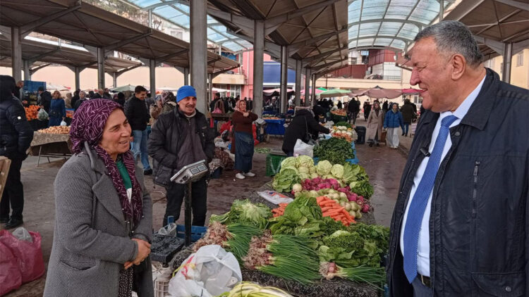 Tarlada üretici, pazarda esnaf ve tüketici dertli