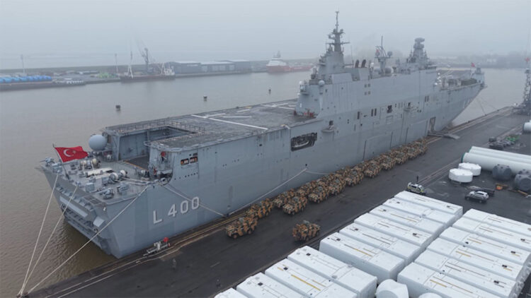 Emden Limanı'na ulaşan kara unsurları Bergen Eğitim ve Tatbikat Alanı'na intikal etti