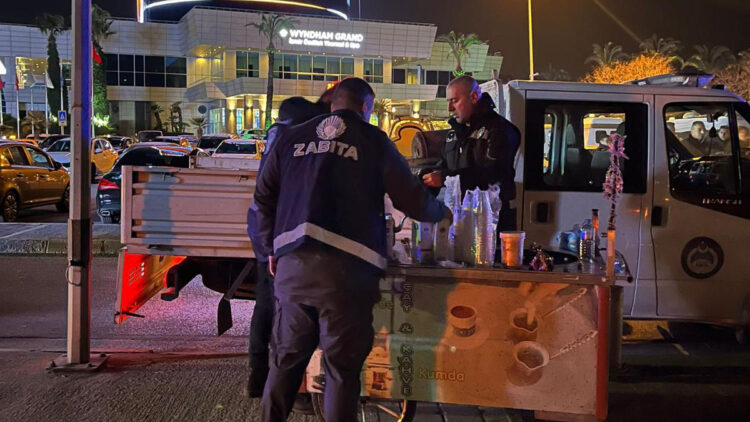 Büyükşehir zabıtası sahada: Fahiş fiyat ve izinsiz satışa geçit yok