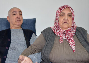 78 yaşındaki annenin tek isteği, 22 yıldır bakımını üstlendiği oğlunun güneşi görmesi
