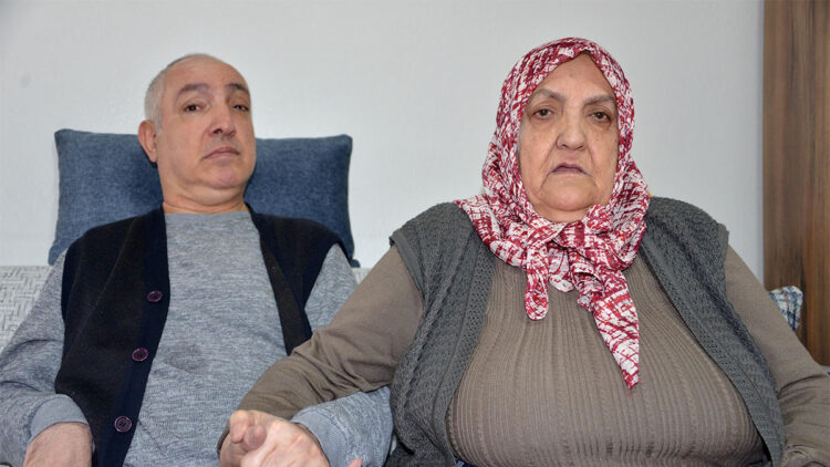 78 yaşındaki annenin tek isteği, 22 yıldır bakımını üstlendiği oğlunun güneşi görmesi