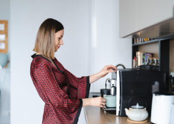 Elektrik tasarrufu için mutfakta kullanabileceğiniz pratik yöntemler