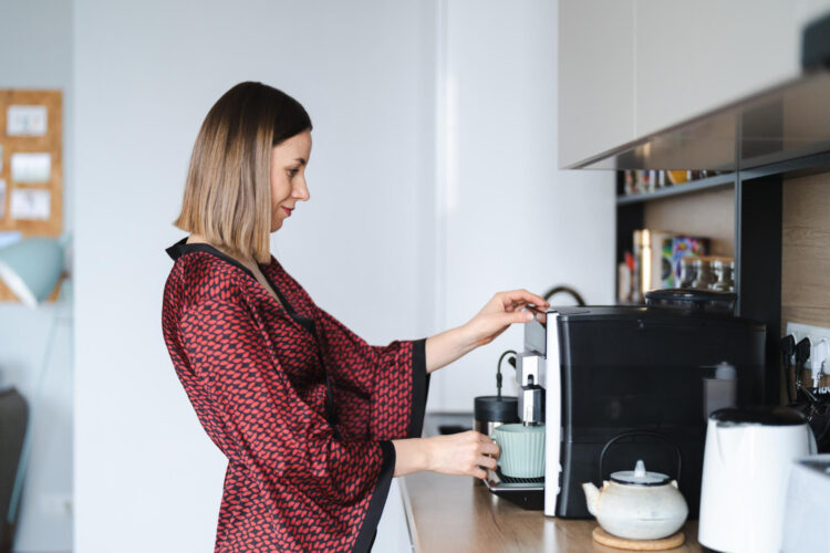 Elektrik tasarrufu için mutfakta kullanabileceğiniz pratik yöntemler