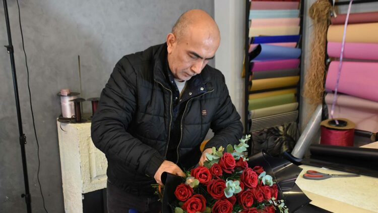 8 Mart'ta kırmızı karanfil yoğun talep görüyor