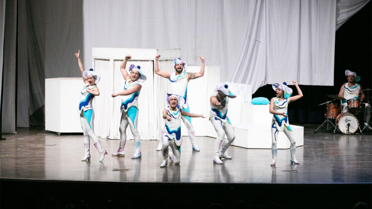 “Don Kişot” minik izleyicileri büyüledi