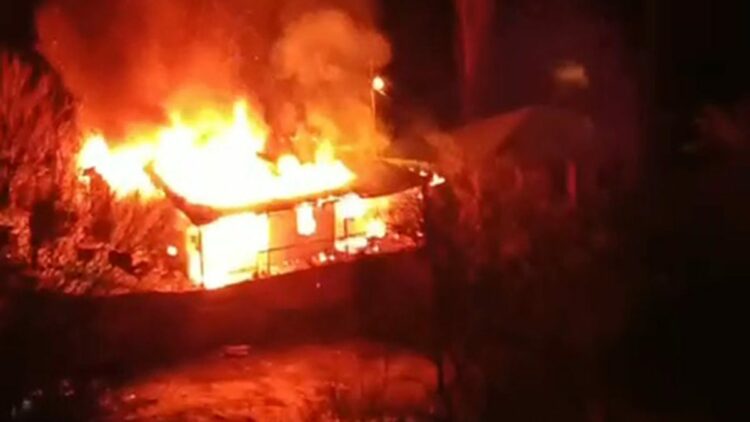 Adana'da ev yangını