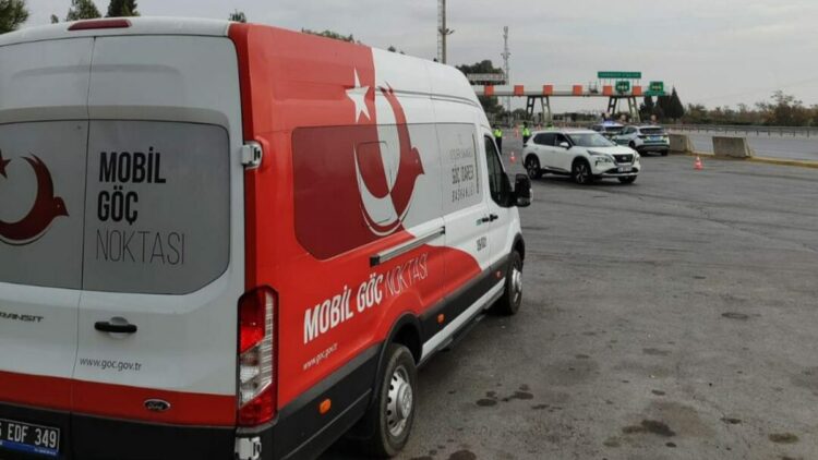 Aydın’da şüphe üzerine durdurulan araçta 12 düzensiz göçmen yakalandı