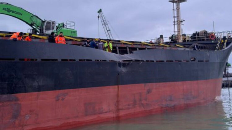 Bartın Limanı'nda 2 kuru yük gemisi çarpıştı