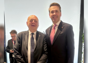 Bakan Bayraktar, İtalya Çevre ve Enerji Güvenliği Bakanı Fratin ile bir araya geldi