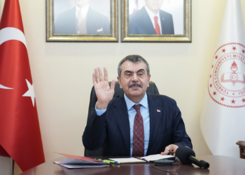 Bakan Tekin, 23 Nisan Çocuk Bayramı Düzenleme Kurulu'nda çocukların fikirlerini dinledi