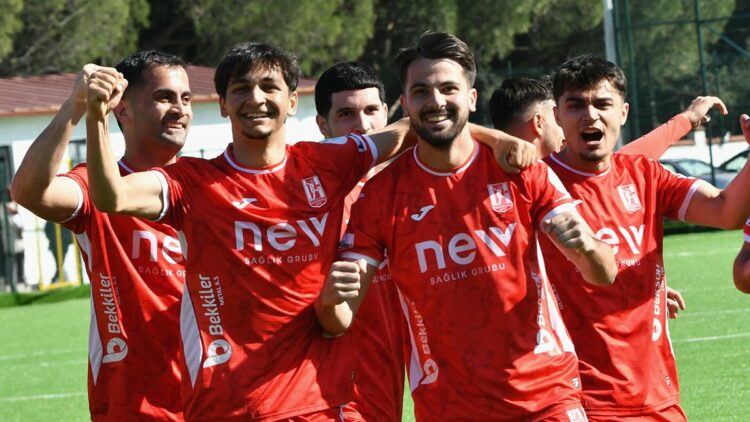 Balıkesirspor Play-Off'a döndü