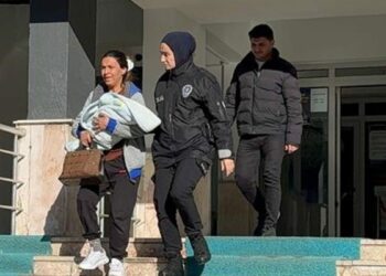 Bebeğinin bezinde uyuşturucu saklayan anne tutuklandı