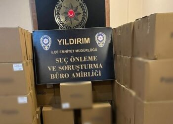 Bursa'da 460 kilo kaçak tütün ile 310 bin makaron ele geçirildi; 2 gözaltı