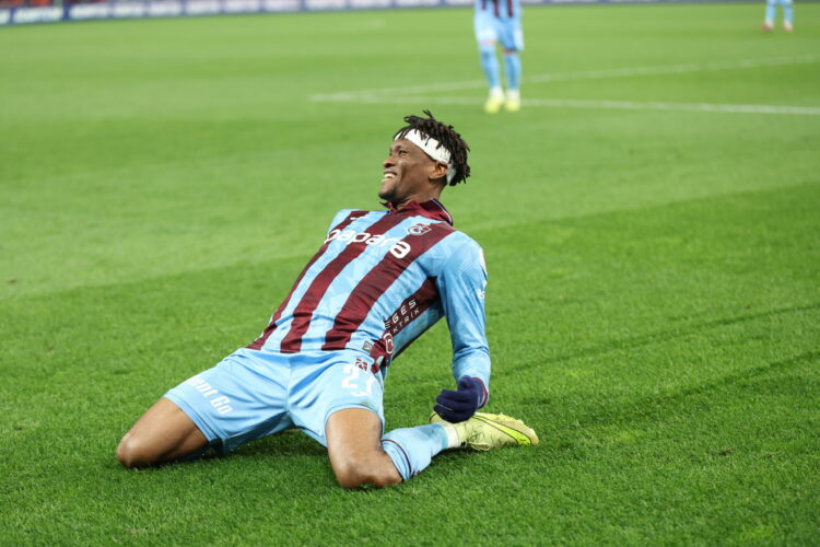 Trabzonspor’un savunma oyuncularından Chibuike Nwaiwu, kariyer yolculuğunu ve hedeflerini Trabzonspor Kulübü Dergisi’nin 236’ncı sayısında anlattı. Fotoğraf: Trabzon,(DHA)