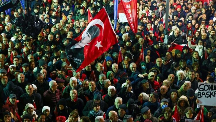 CHP'nin büyük Saraçhane mitinginde 35 gözaltı!