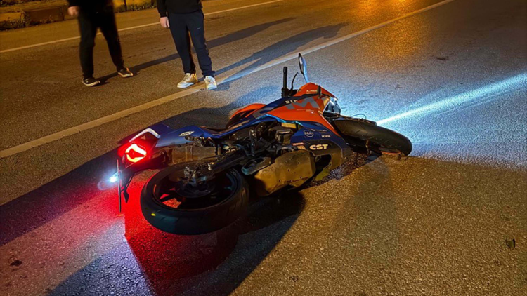 Devrilen motosikletin sürücüsü yaşamını yitirdi
