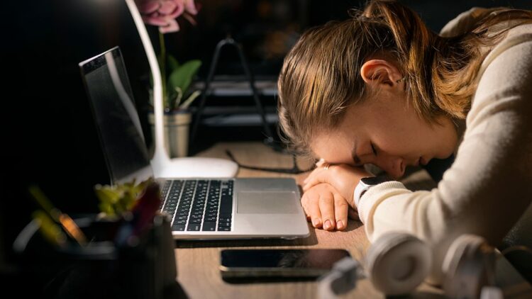Dijital yorgunluk nedir? Belirtileri ve günlük hayata etkileri