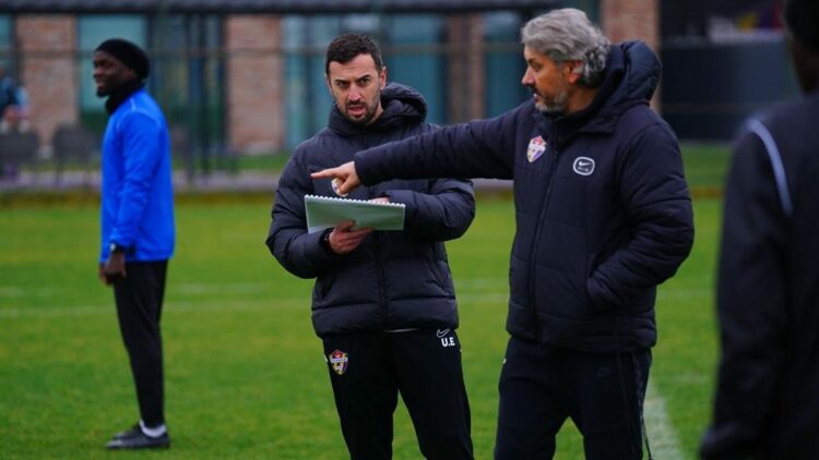 Eyüpspor silbaştan ikinci yarıya başladı