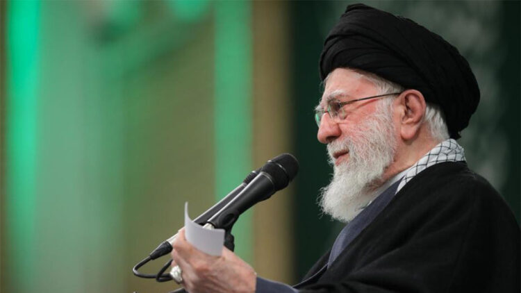 İran devlet medyası Hamaney'in öldüğünü duyurdu