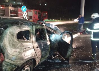 Hatay'da kaza sonrası otomobil alev alev yandı 1 yaralı