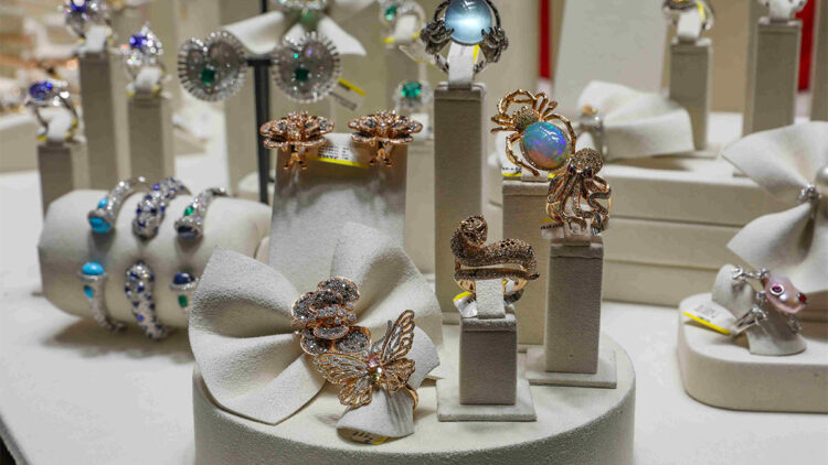 Dünya mücevher sektörü İstanbul'da buluşuyor