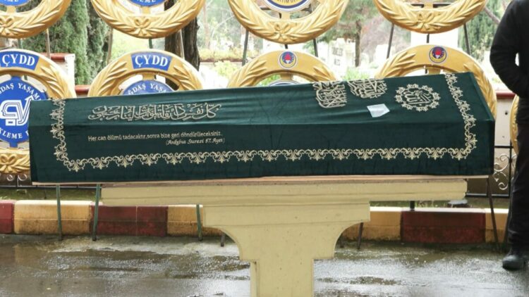 Yapımcı Erol Köse son yolculuğuna uğurlandı