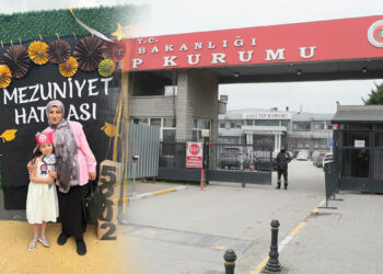 Zeytinburnu'nda denizde ölü bulunan anneyle kızının cenazesi yakınlarına teslim edildi