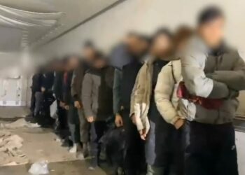 İran sınırından Türkiye'ye giren kaçak göçmenler, yakalandı