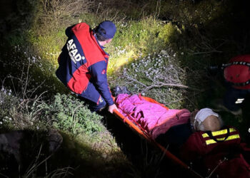 Kaybolan Alzheimer hastası sarp arazide, termal kameralı dronla bulundu