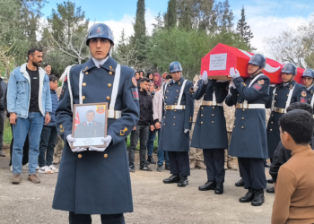 Kalp krizi geçiren astsubay toprağa verildi