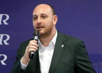 Kelimeleri istismar ederek siyasette sonuç alma devri kapandı