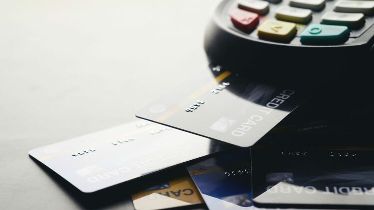 Kredi kartı kullanırken yapılan en yaygın hatalar