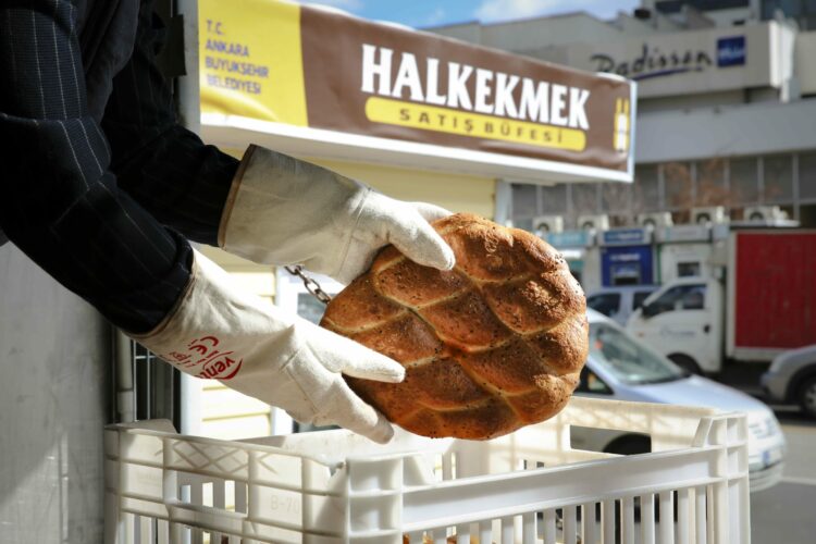 Halk Ekmek'in mobil fırın uygulaması Şentepe’de Başkentlilerle buluşacak