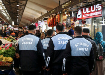 Ankara Zabıtası, güvenilir gıda için sahada