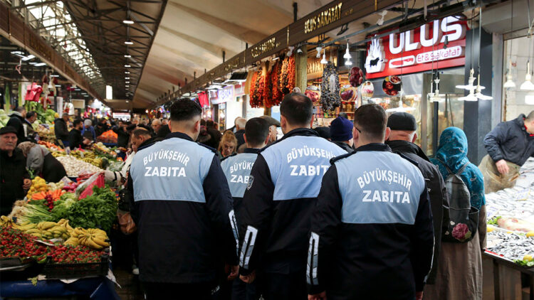Ankara Zabıtası, güvenilir gıda için sahada