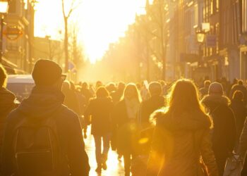 Orta sınıf gerçekten eriyor mu? Türkiye’de gelir dengesi