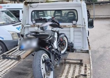 Polisin ‘dur’ ihtarına uymayan ehliyetsiz motosiklet sürücüsüne 245 bin lira ceza