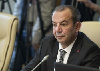 Tanju Özcan görevden uzaklaştırıldı
