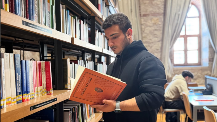 Yetenekli yazar Kaan Turhal ile söyleşi