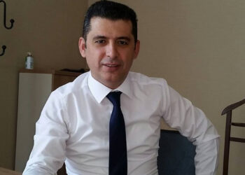Karabük'teki gazeteciye saldırı basın özgürlüğüne yapılmıştır