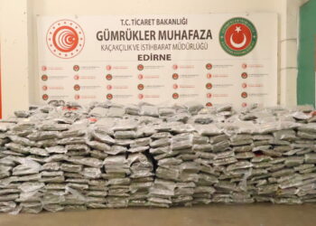 Kapıkule Gümrük Kapısı'nda 1 ton 413 kilo esrar ele geçirildi
