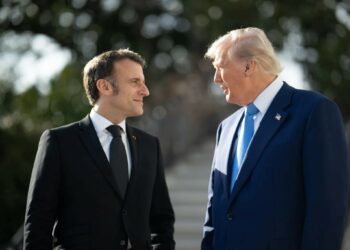 Macron ve Trump telefonda görüştü