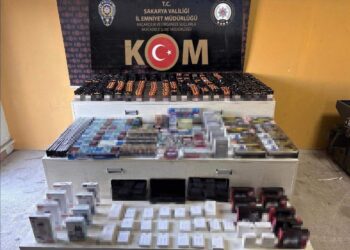 Sakarya’da kaçak sigara operasyonu; 3 gözaltı