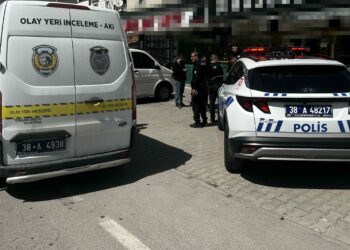 Husumetlisini pastanede öldüren sanığa 10, ağabeyine 6 yıl 8 ay hapis cezası