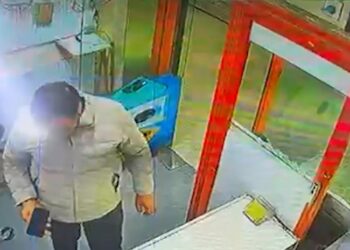 Şanlıurfa’da telefon hırsızlığı kamerada