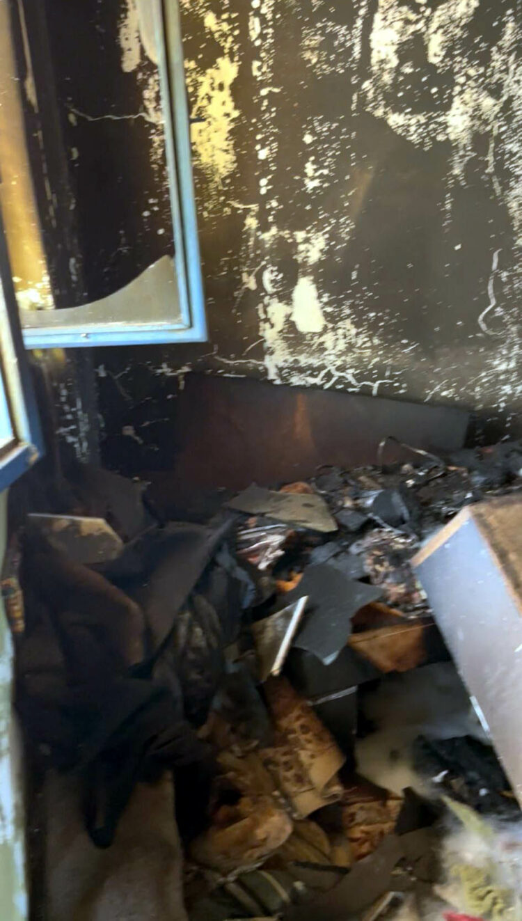 Evde çıkan yangında hayatını kaybetti