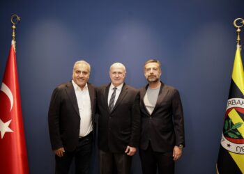 Fenerbahçe'de futbol akademi genel koordinatörü Şenol Çorlu oldu