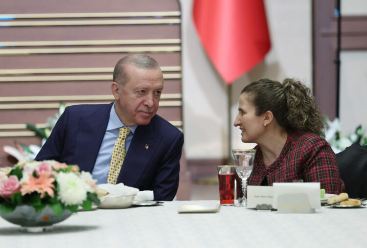 Cumhurbaşkanı Erdoğan: Hiç kimse komşuluk ve kardeşlik hukukunu zedeleyen hatalı bir tavır içinde olmamalıdır