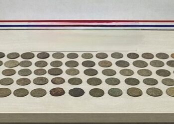 Bursa'da tarihi eser kaçakçılığı operasyonu: 70 sikke ele geçirildi