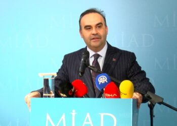 Bakan Kacır: Cephede güçlü değilseniz masada da güçlü olamazsınız